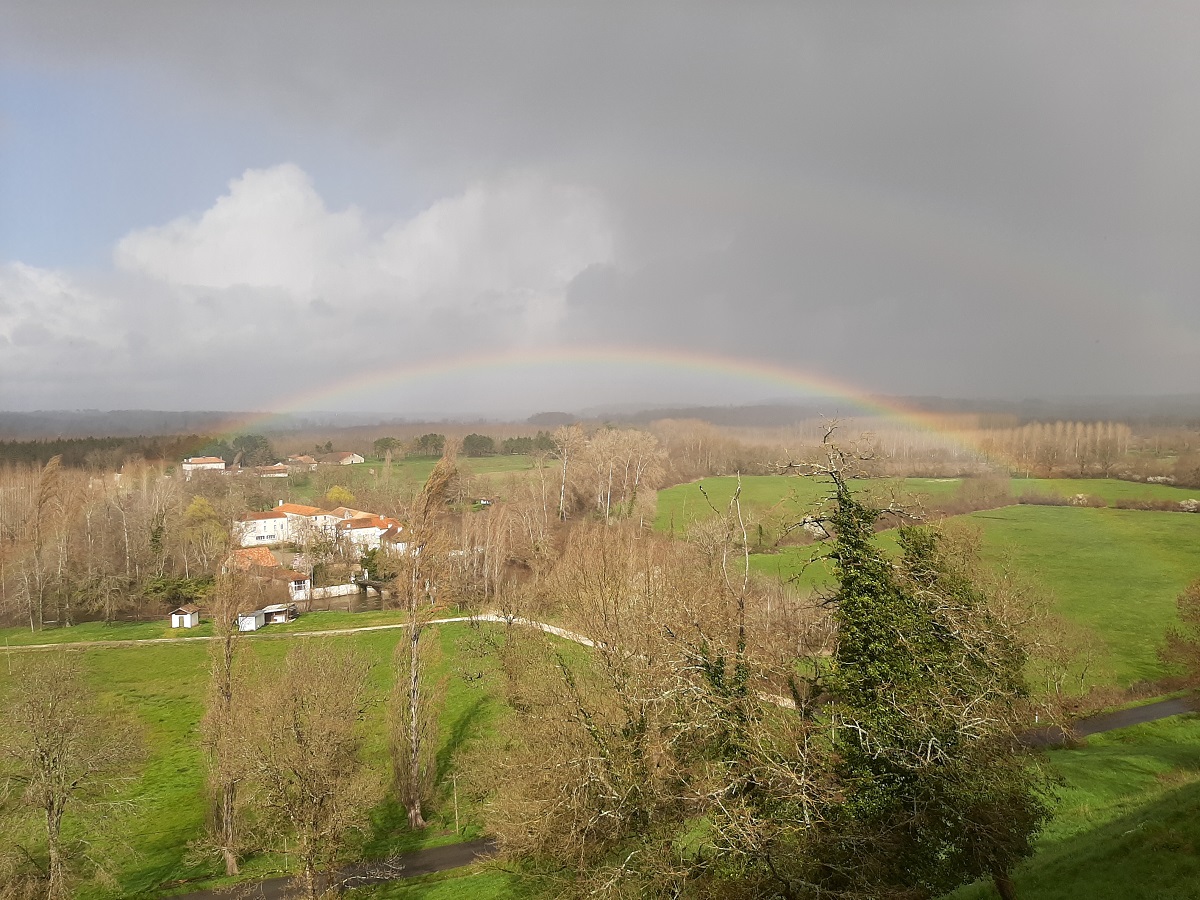 Arc%20en%20ciel%2001%2003%202020.jpg
